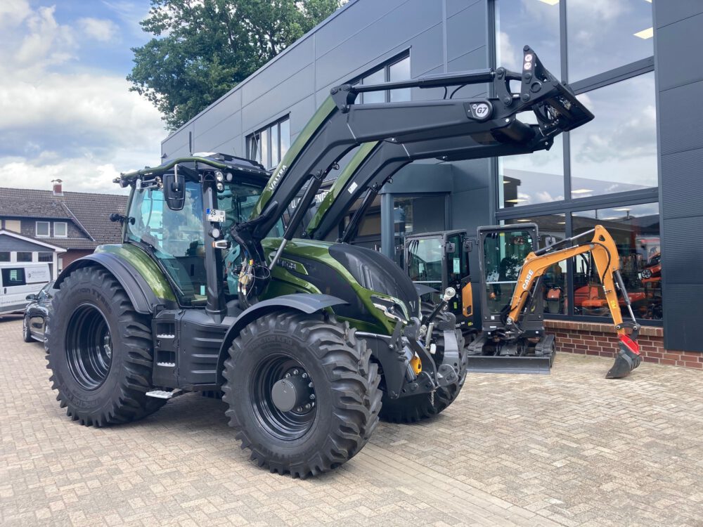 Maschinenübergabe Valtra T 235D